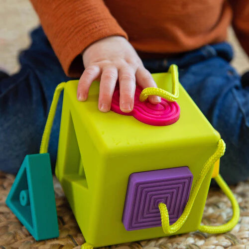OOMBEE CUBE